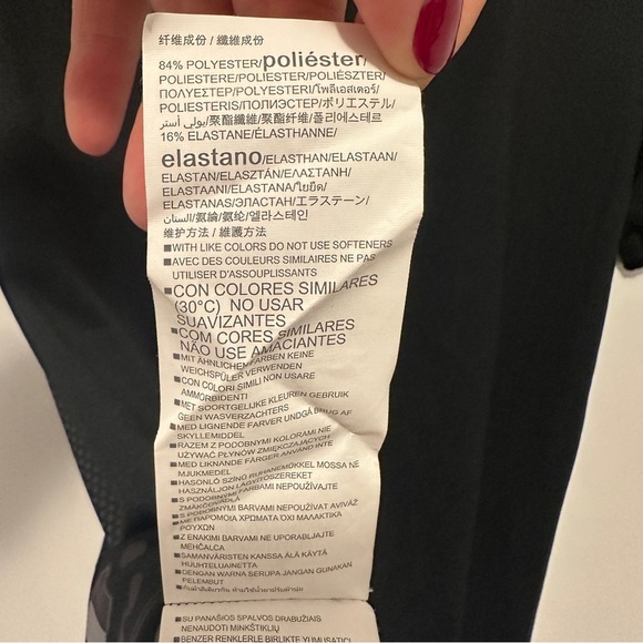 Under Armour X Star Wars Compression T-shirt Size Small Darth Vader - Picture 8 of 8